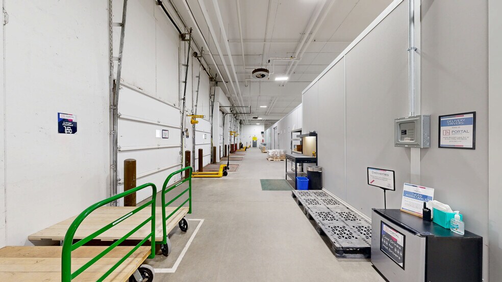 4440 W Round Lake Rd, Arden Hills, MN à louer - Numérisation 3D Matterport – Image 3 sur 26