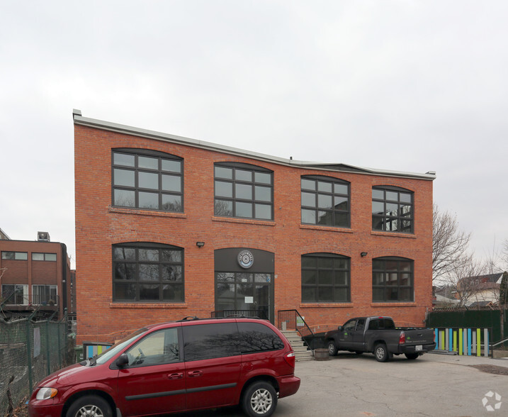126 Catharine St, Hamilton, ON à louer - Photo de l’immeuble – Image 2 sur 2