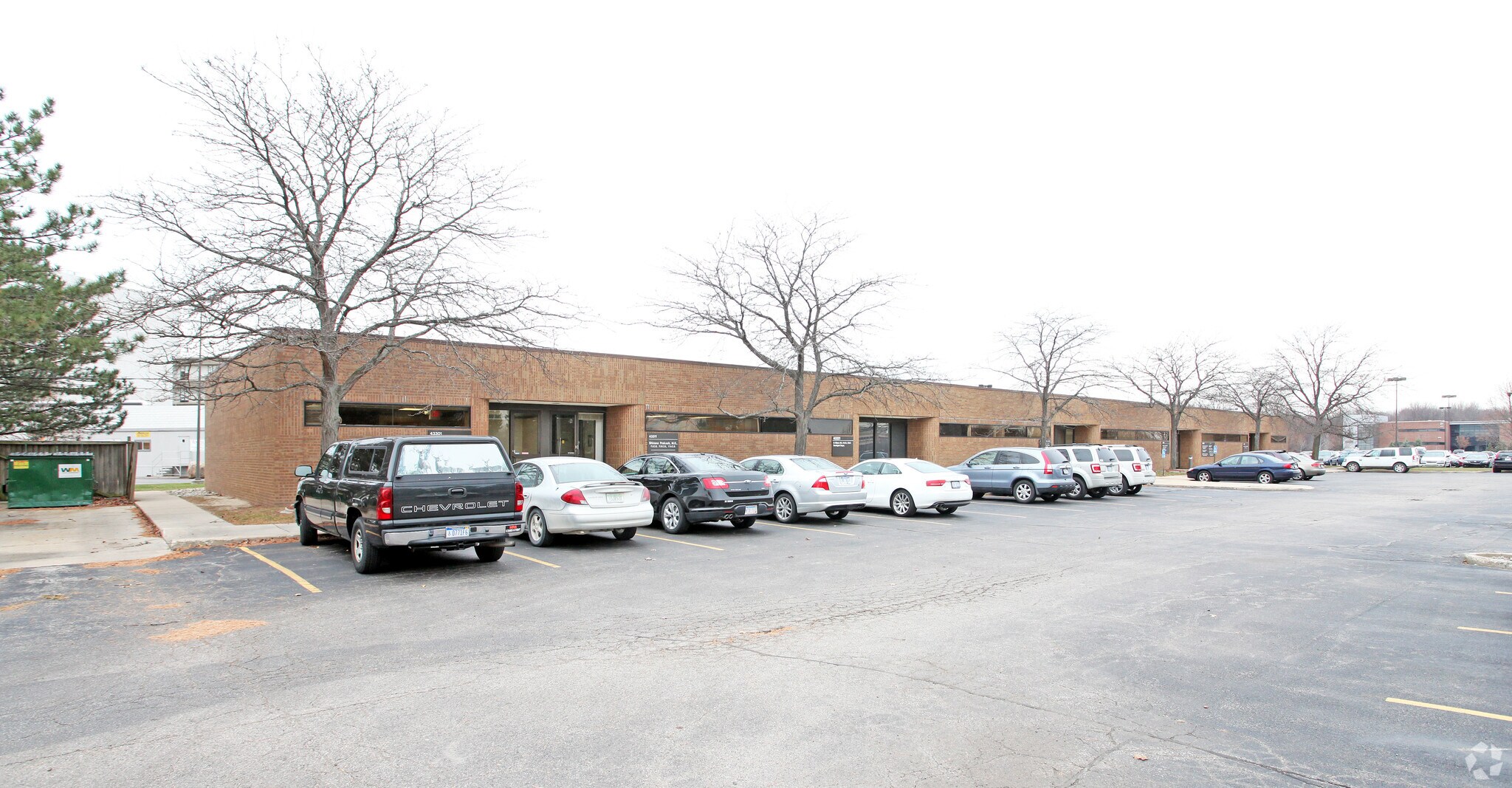 43301-43391 Commons Dr, Clinton Township, MI à louer Photo de l’immeuble– Image 1 sur 3