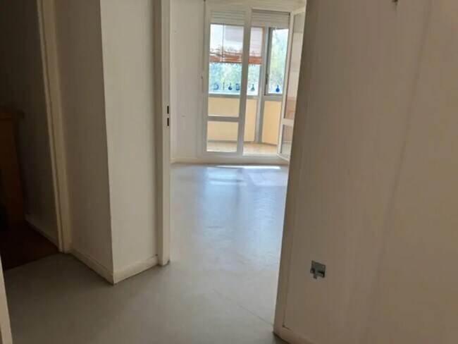 Plus de détails pour Local d’activités à vendre