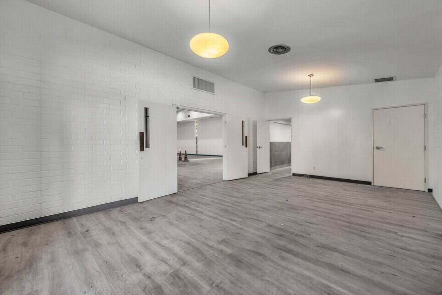 7707 Florence Ave, Downey, CA à vendre - Photo de l’immeuble – Image 3 sur 25