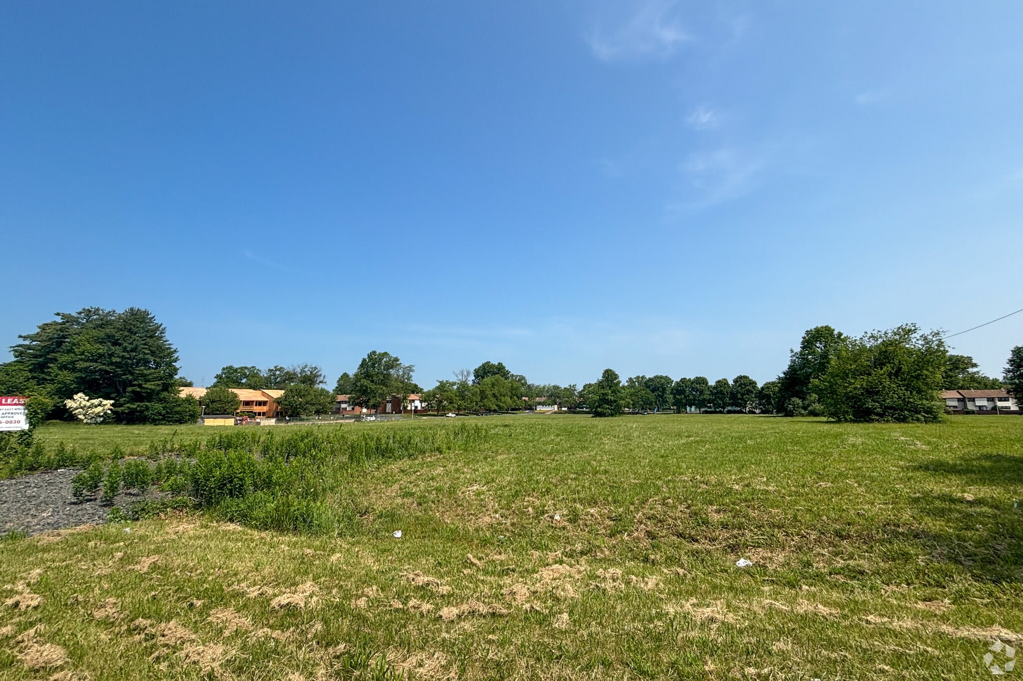 671 State Hwy 33 W, East Windsor, NJ à vendre Photo principale– Image 1 sur 2