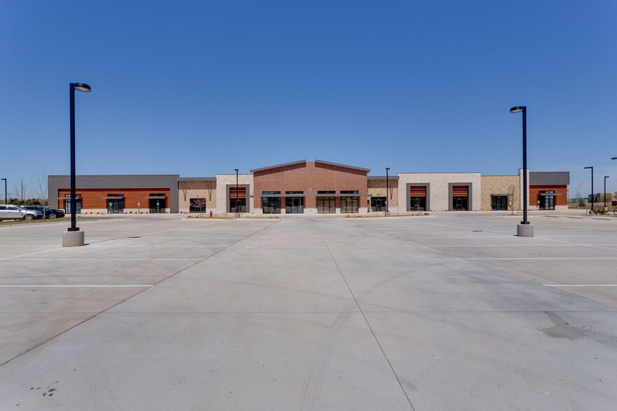 3321 W Tecumseh Rd, Norman, OK à louer - Photo principale – Image 1 sur 10