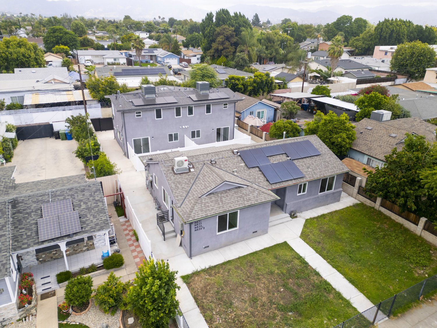14831 Nordhoff St, Panorama City, CA à vendre Photo principale– Image 1 sur 72