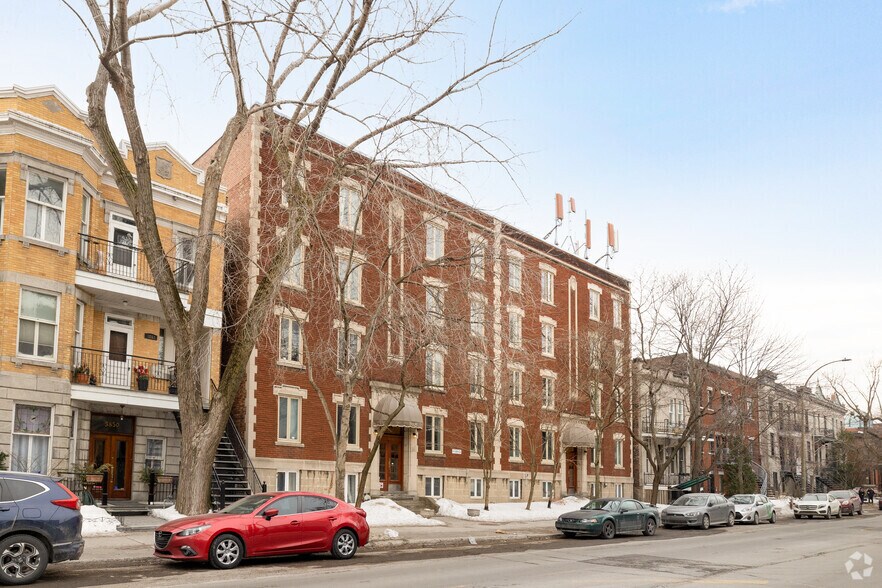 3870 Rue Saint-Hubert, Montréal, QC à vendre - Photo de l’immeuble – Image 2 sur 3