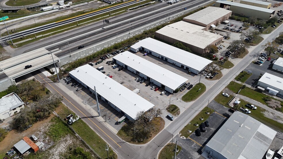 12555 N 44th St, Clearwater, FL à louer - Photo de l’immeuble – Image 3 sur 5