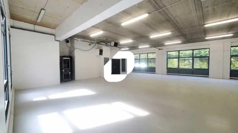 Local d’activités dans Roissy-en-France à louer - Photo de l’immeuble – Image 3 sur 24