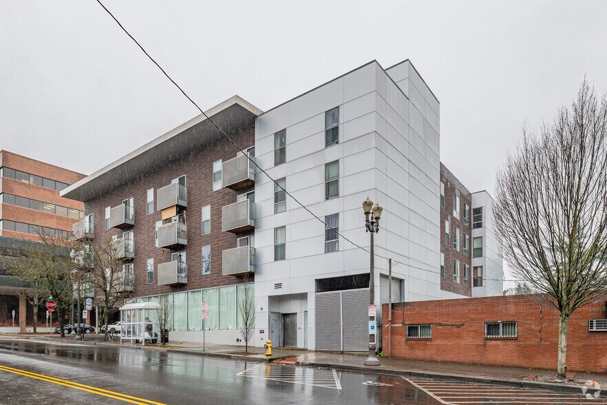621 Broadway St, Vancouver, WA à louer - Photo de l’immeuble – Image 2 sur 14