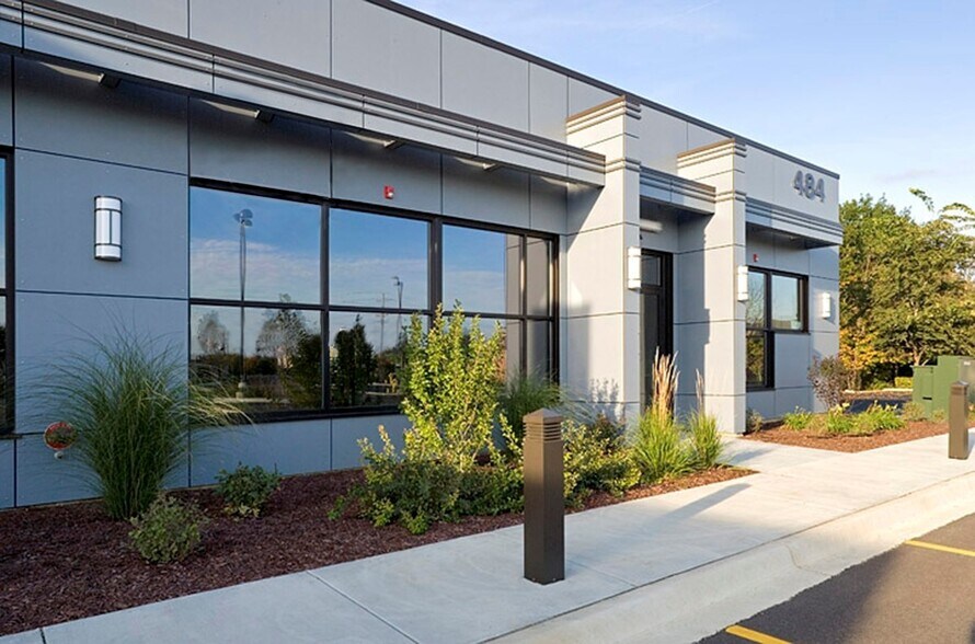 484 W Boughton Rd, Bolingbrook, IL à louer - Photo de l’immeuble – Image 3 sur 4
