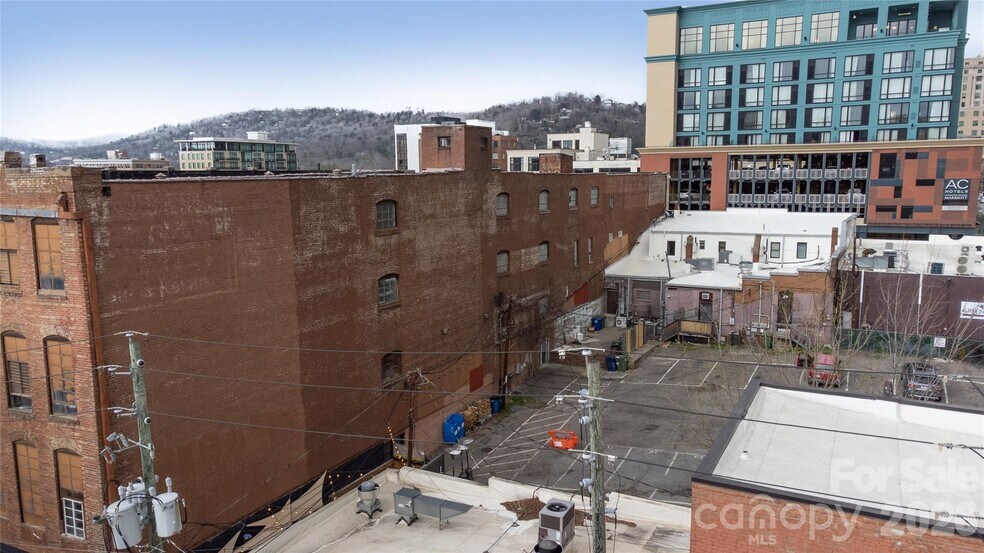 24 N Lexington Ave, Asheville, NC à vendre - Photo de l’immeuble – Image 3 sur 22