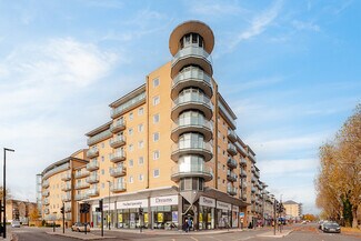 Plus de détails pour Wilton Parade High St, Feltham - Local commercial à louer