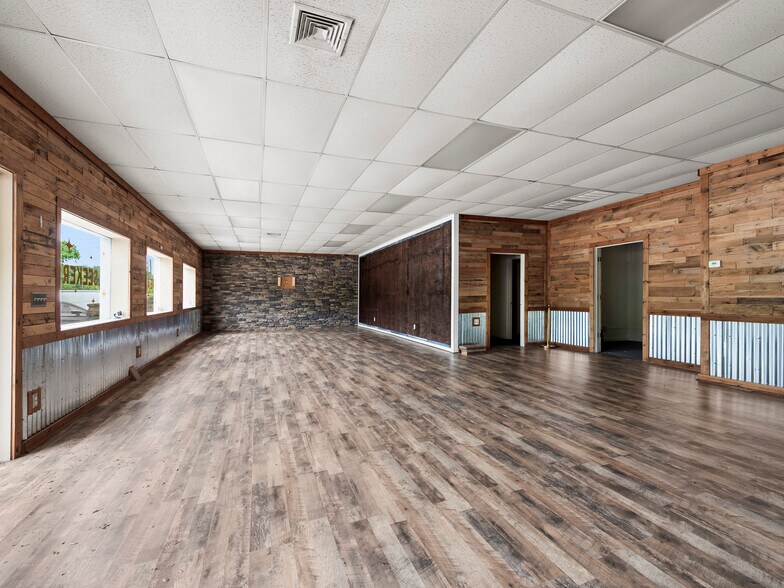 98-112 Hendersonville Hwy, Pisgah Forest, NC à louer - Photo de l’immeuble – Image 2 sur 24