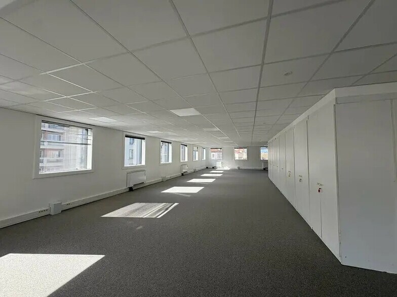 Bureau dans Villeurbanne à vendre - Photo intérieure – Image 2 sur 12