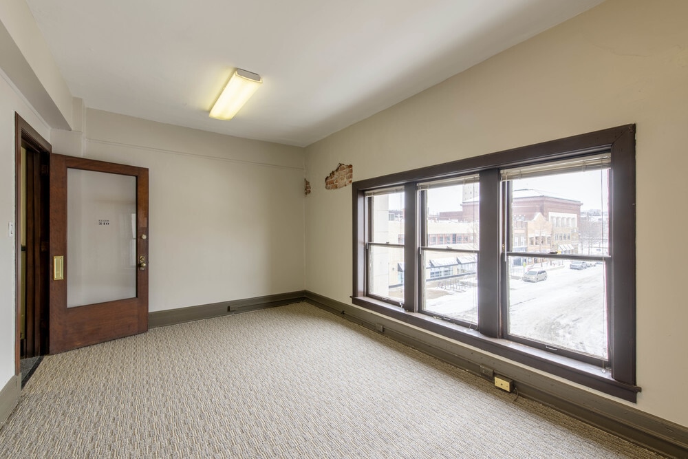 326-330 S State St, Ann Arbor, MI à louer Photo intérieure– Image 1 sur 3