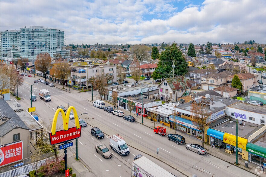 2072-2076 Kingsway, Vancouver, BC à louer - Aérien – Image 3 sur 4
