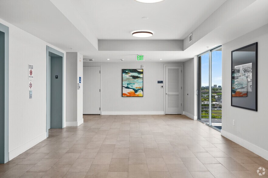 200 NE 1st Ave, Pompano Beach, FL à louer - Photo intérieure – Image 2 sur 106