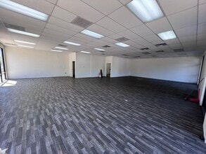 2065 S Escondido Blvd -, Escondido, CA à louer Photo intérieure– Image 1 sur 1