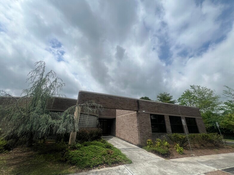 1310 Centerpoint Blvd, Knoxville, TN à vendre - Photo de l’immeuble – Image 2 sur 14