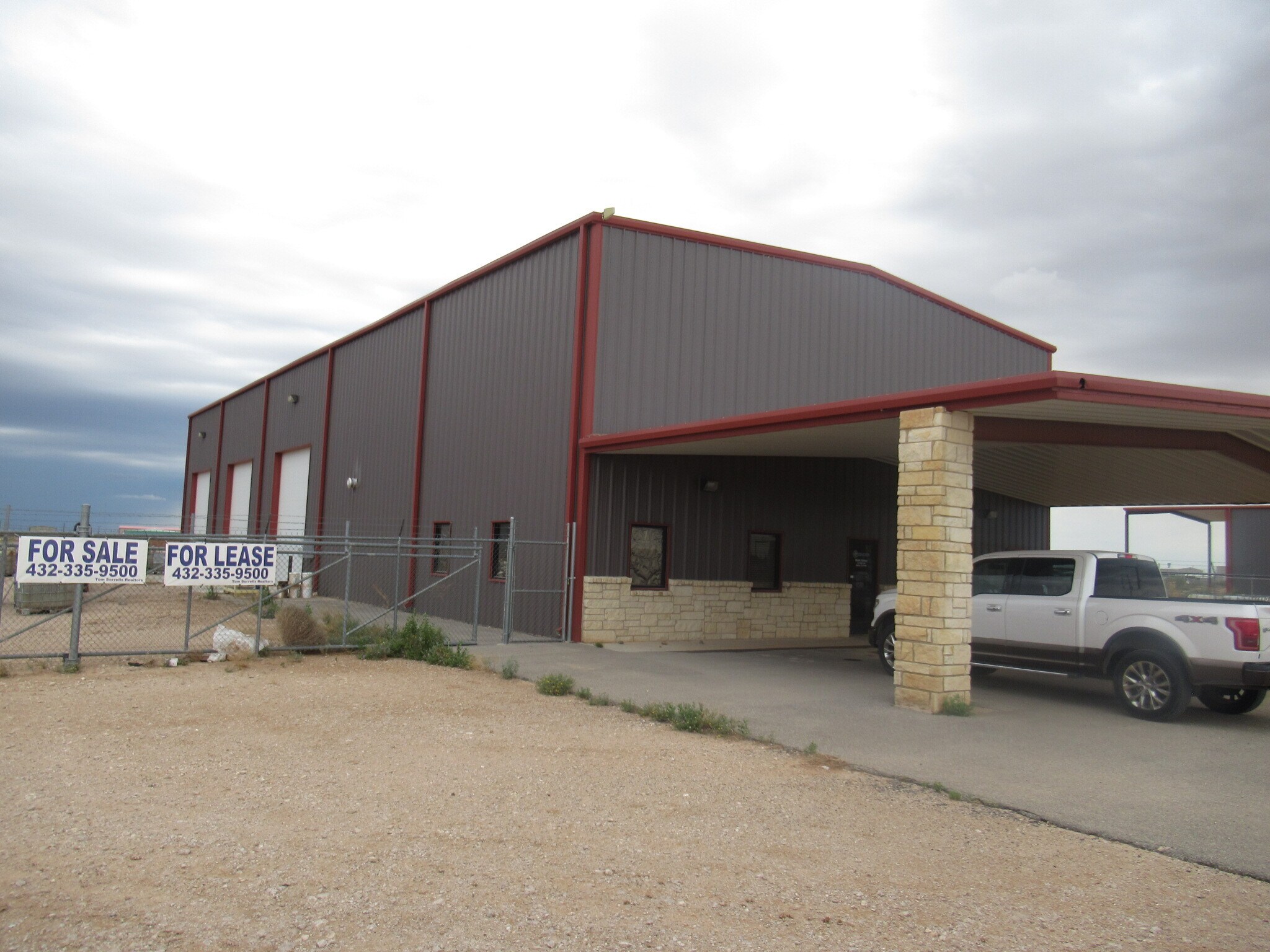 3316 N County Road 1108, Midland, TX à vendre Photo de l’immeuble– Image 1 sur 6