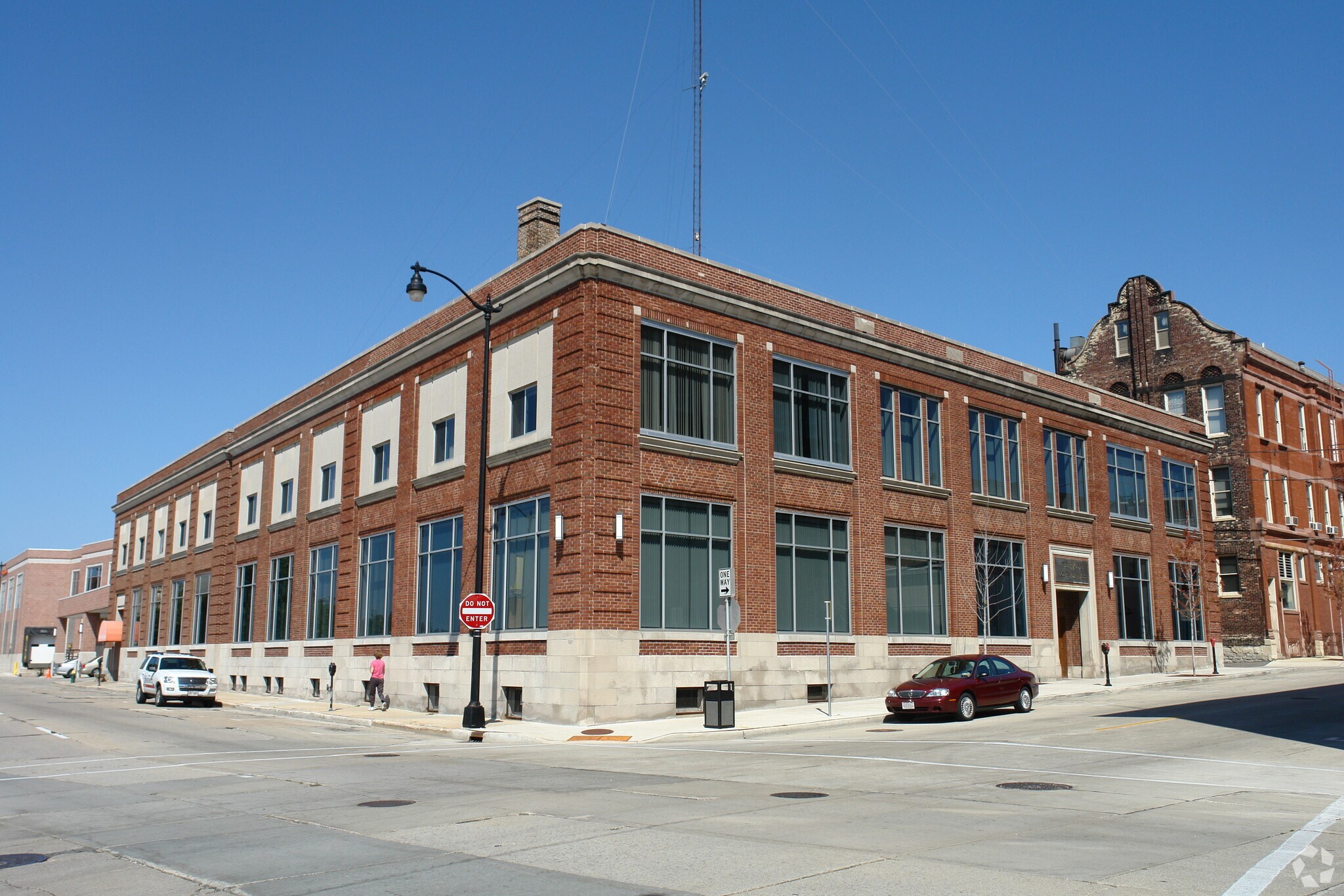 212-320 4th St, Racine, WI à louer Photo principale– Image 1 sur 7