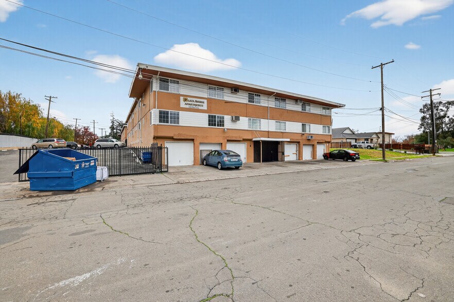 618 Plaza Ave, Sacramento, CA à vendre - Photo de l’immeuble – Image 3 sur 34