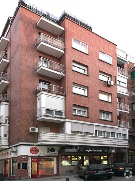 Calle De Canillas, 36, Madrid, Madrid à vendre - Photo de l’immeuble – Image 2 sur 3