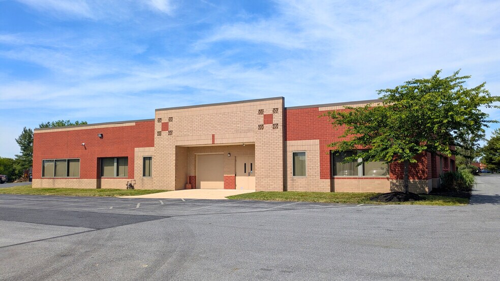 6405 Flank Dr, Harrisburg, PA à vendre - Photo de l’immeuble – Image 3 sur 31