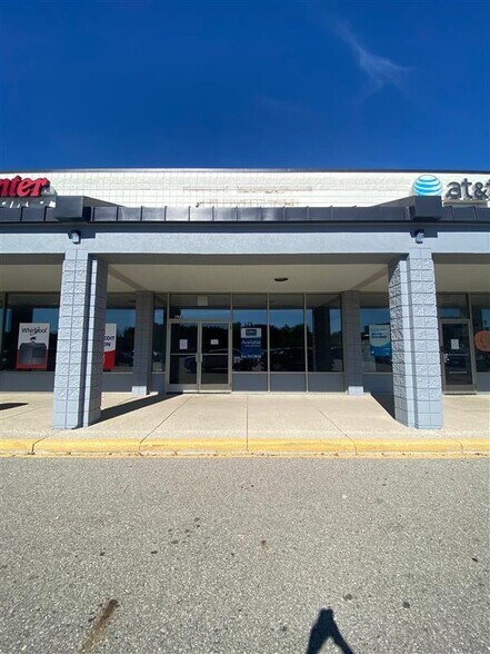 1250 Perry Ave, Big Rapids, MI à louer - Photo de l’immeuble – Image 2 sur 5