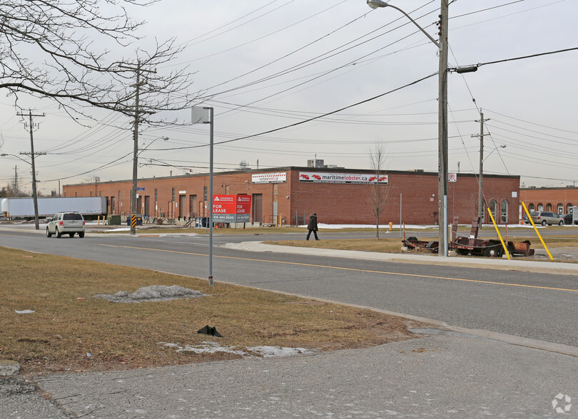 2 Principal Rd, Toronto, ON à louer - Photo principale – Image 1 sur 5