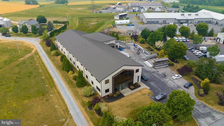 206 W Kendig Rd, Willow Street, PA à louer - Photo de l’immeuble – Image 2 sur 15