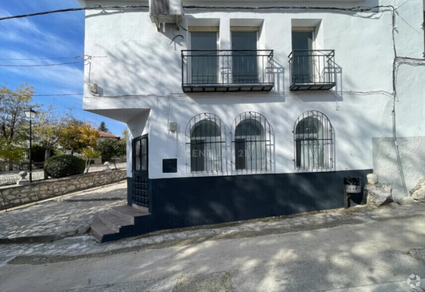 Local commercial dans Pozuelo del Rey, Madrid à vendre - Photo de l’immeuble – Image 1 sur 4