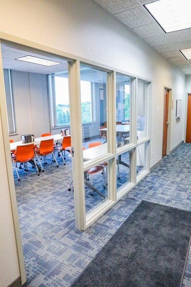 1605 Heritage Dr, Northfield, MN à louer - Photo intérieure – Image 2 sur 40