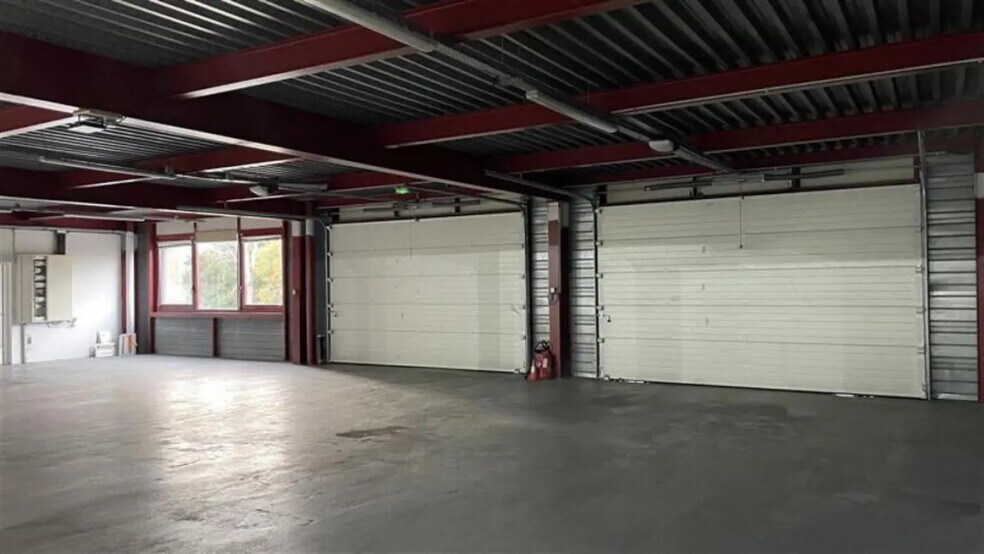 Local d’activités dans Créteil à louer - Photo de l’immeuble – Image 3 sur 11