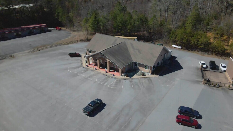 5722 W US Highway 64, Murphy, NC à vendre - Vidéo sur l’annonce professionnelle – Image 2 sur 23
