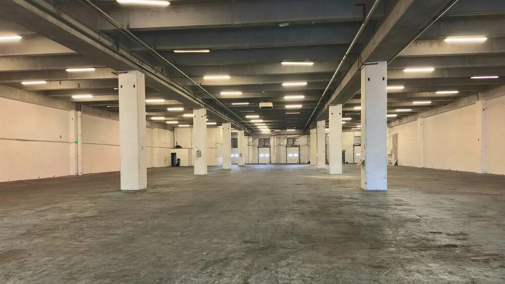 Bureau dans Pantin à louer - Photo de l’immeuble – Image 3 sur 12
