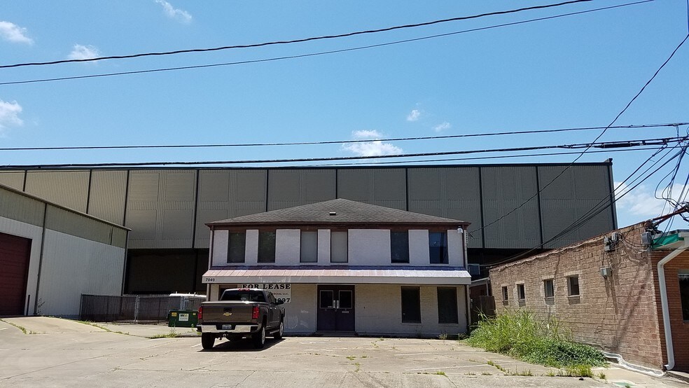 7040 Mapleridge St, Houston, TX à louer - Photo de l’immeuble – Image 1 sur 5