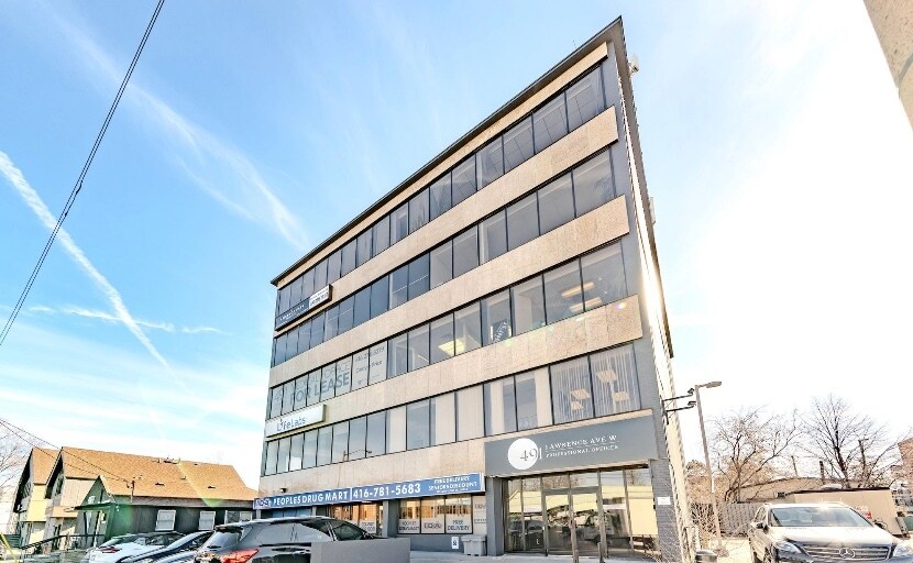 491 Lawrence Av W, Toronto, ON à louer Photo de l’immeuble– Image 1 sur 3
