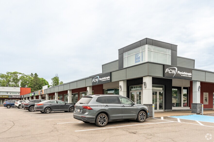 3207 Ch Sainte-Foy, Québec, QC à louer - Photo de l’immeuble – Image 2 sur 3
