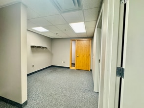 540 Meadow Street Ext, Agawam, MA à louer Photo intérieure– Image 2 sur 3