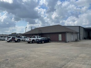 2906 E Napoleon St, Sulphur, LA à louer Photo intérieure– Image 2 sur 19