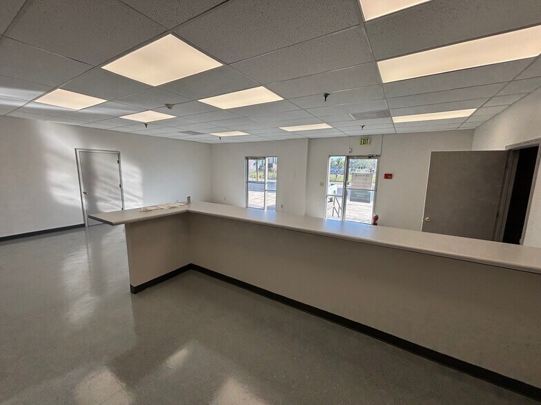 3230 Messer Airport Hwy, Birmingham, AL à louer - Photo de l’immeuble – Image 2 sur 5