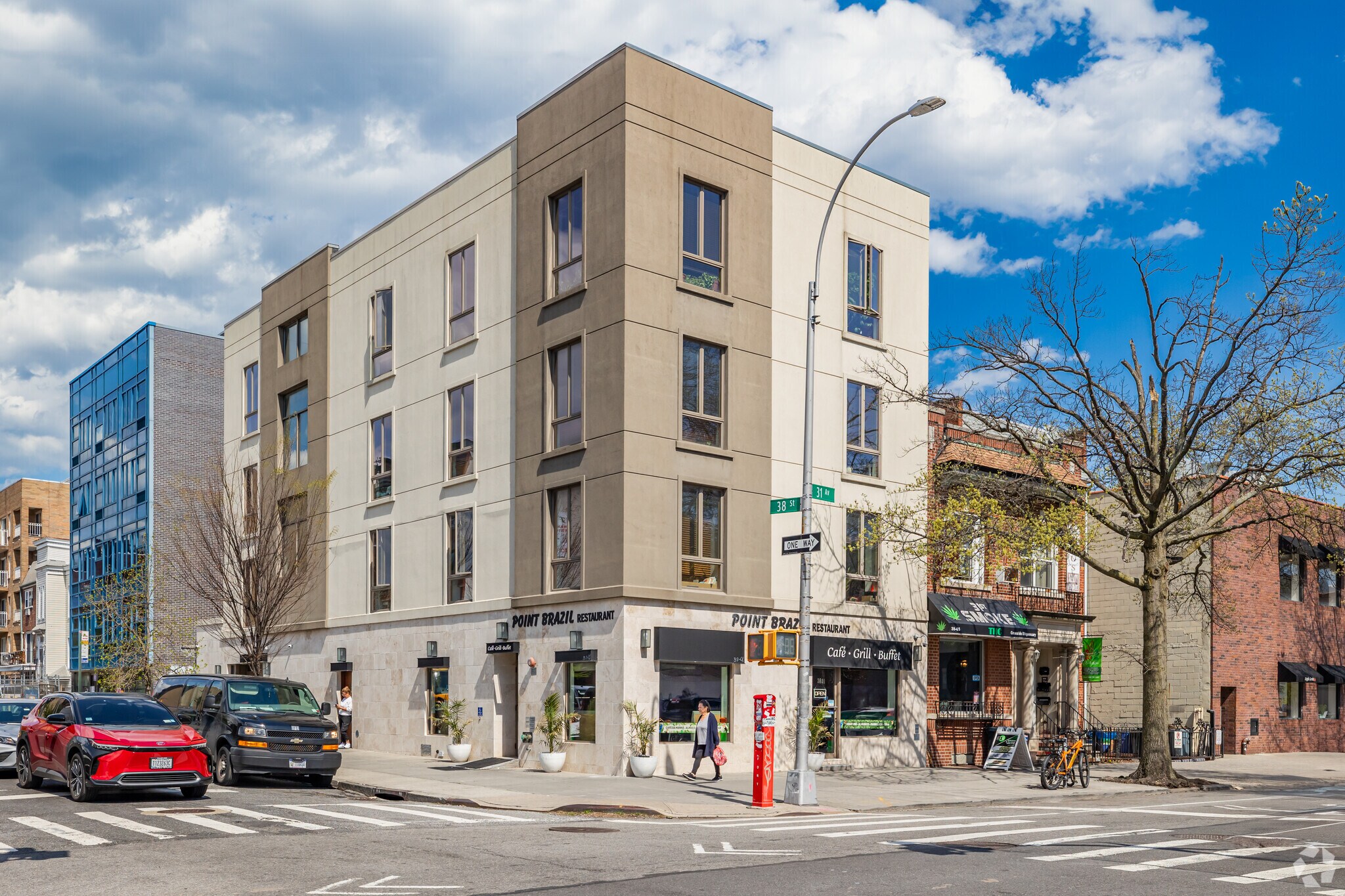 3801 31st Ave, Astoria, NY à vendre Photo principale– Image 1 sur 6