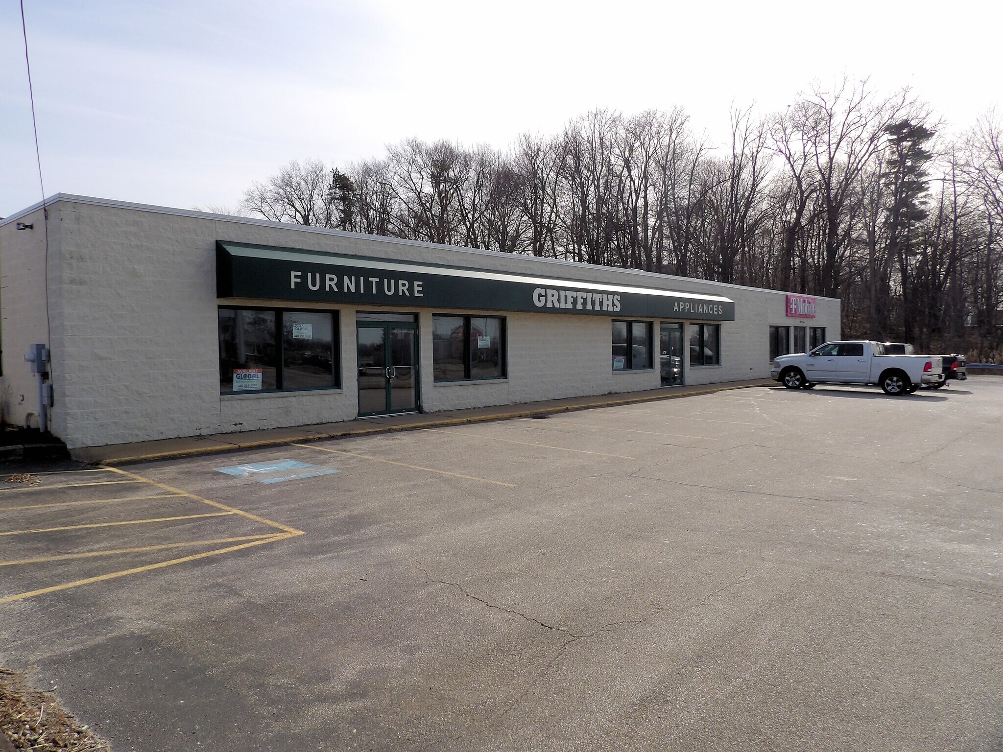 3410 N Ridge Rd E, Ashtabula, OH à louer Photo de l’immeuble– Image 1 sur 13