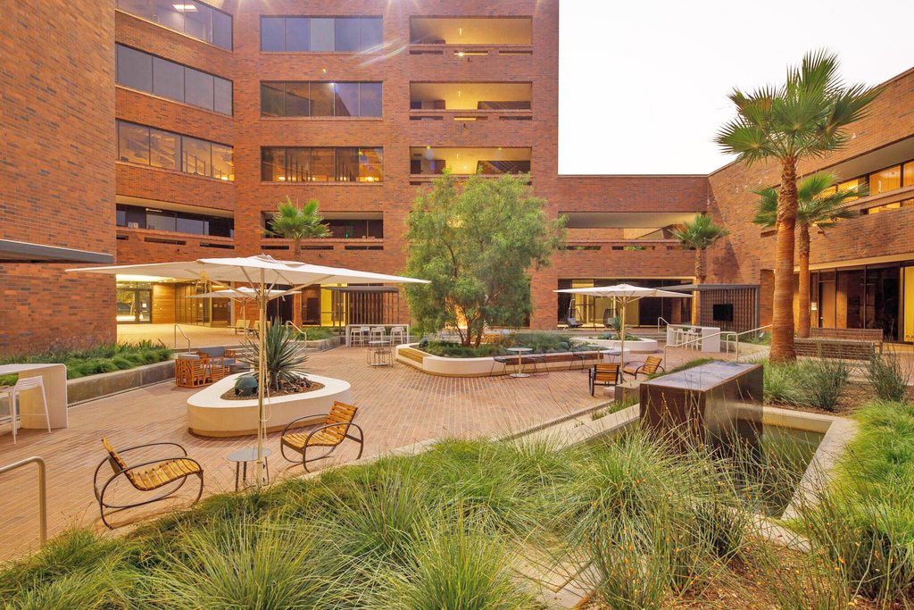 4041 MacArthur Blvd, Newport Beach, CA à louer Photo de l’immeuble– Image 1 sur 3