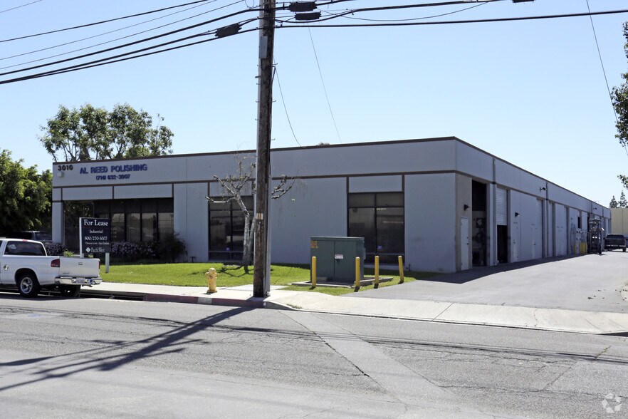 3010 E Coronado St, Anaheim, CA à louer - Photo de l’immeuble – Image 3 sur 6