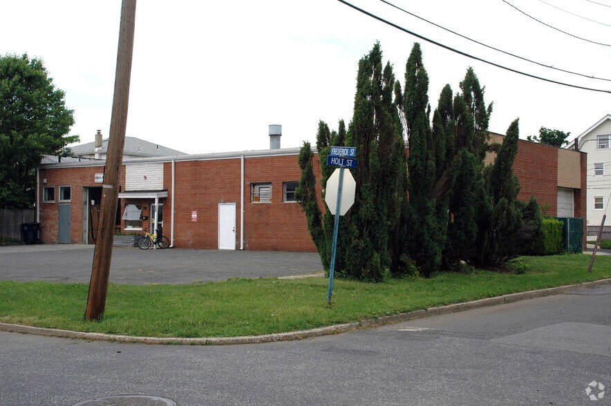 209 Holt St, Hackensack, NJ à louer - Photo de l’immeuble – Image 2 sur 3