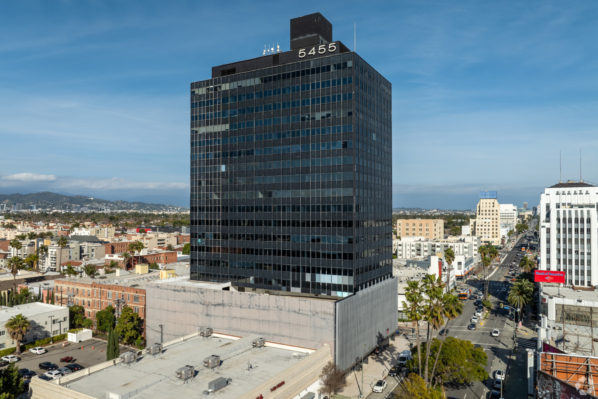 5455 Wilshire Blvd, Los Angeles, CA à louer Photo de l’immeuble– Image 1 sur 10