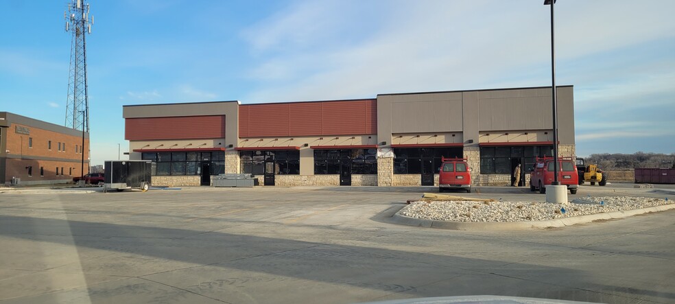 3070-3094 Floyd Blvd, Sioux City, IA à louer - Photo de l’immeuble – Image 2 sur 3