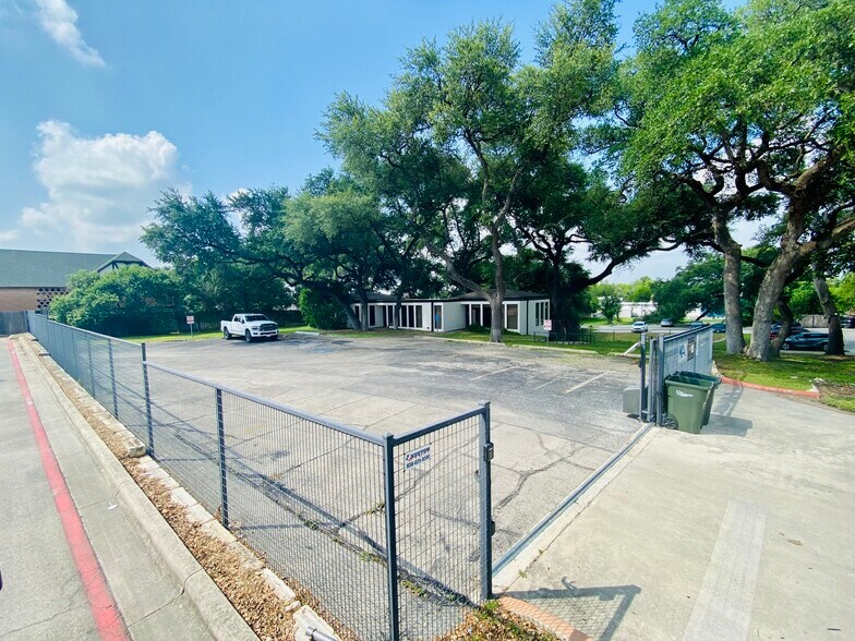 1176 Business 35, New Braunfels, TX à vendre - Photo de l’immeuble – Image 2 sur 23