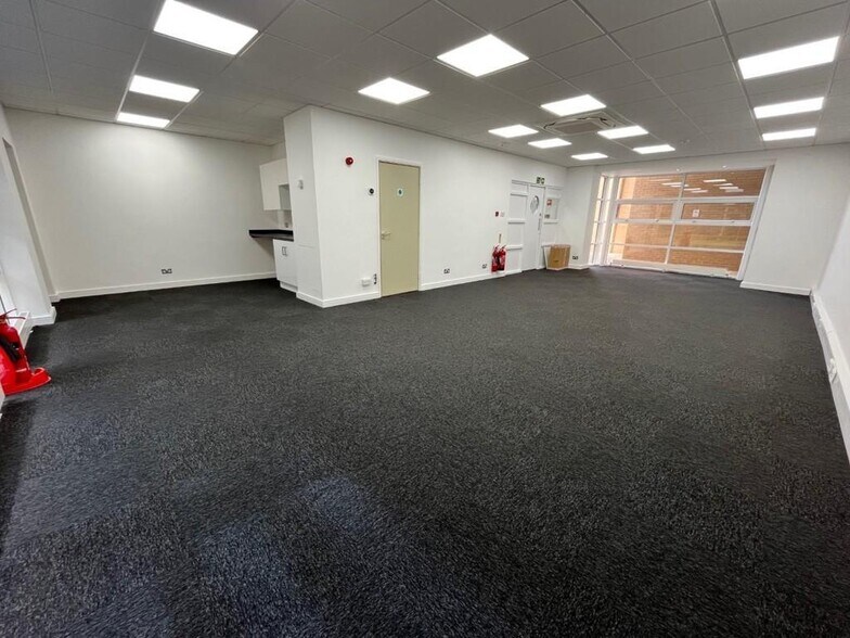 650-662 The Crescent, Colchester à louer - Photo de l’immeuble – Image 3 sur 22